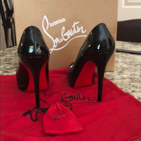 Christian Louboutin New simple pumps. - Picture 2 of 4